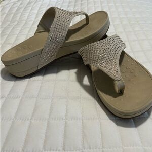Vionic  platform sparkle sandles size 9